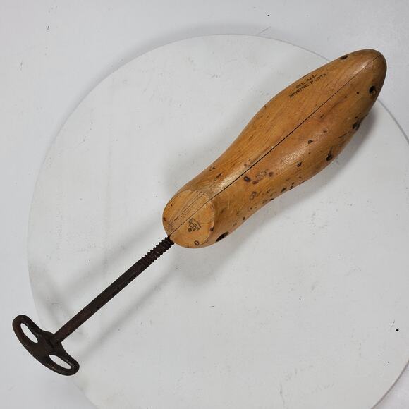 Vintage Geo E. Belcher Wood Shoe Stretcher No. 2 - Picture 1 of 8